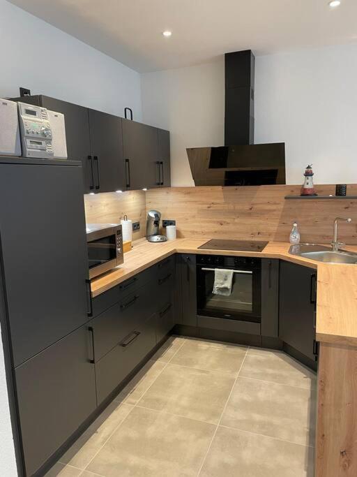 Gemuetliche, Topp Ausgestattete Ferienwohnung Bann Kültér fotó